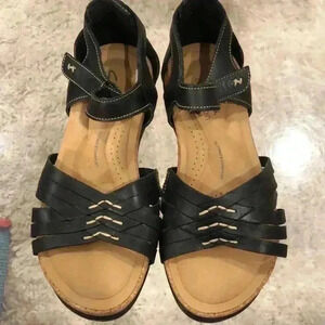 Clarks black Roseville Cove leather sandal.  Size 6.5